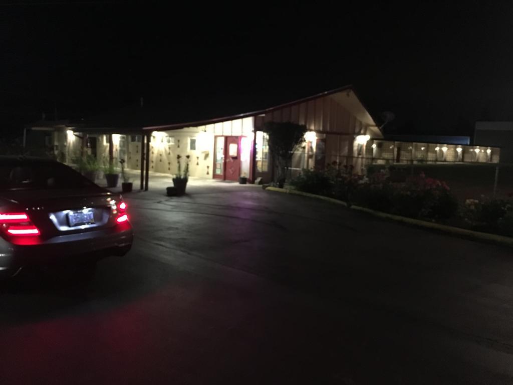 Budget Inn Motel Woodburn Extérieur photo