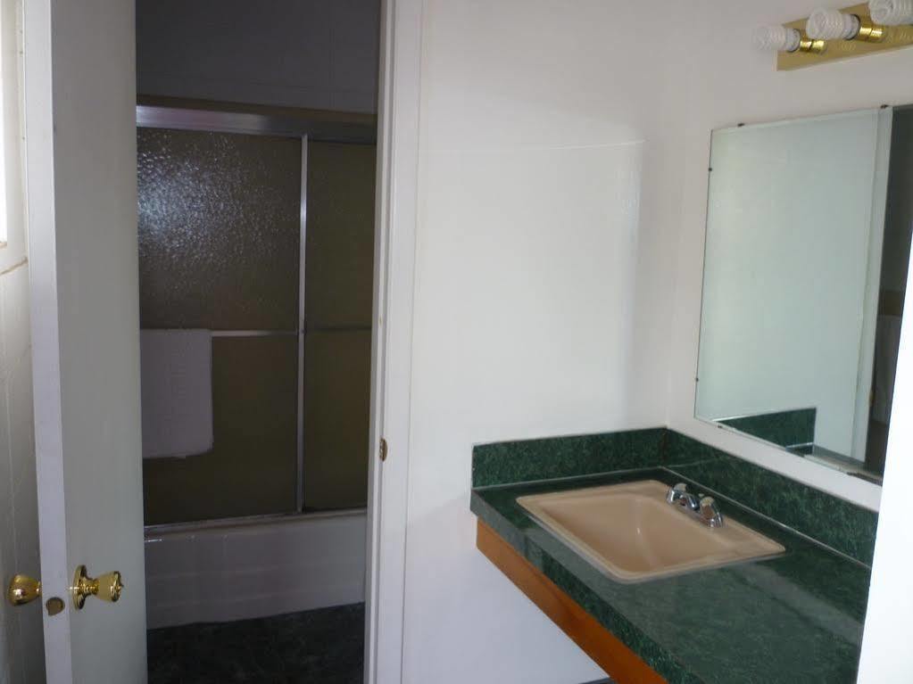 Budget Inn Motel Woodburn Extérieur photo
