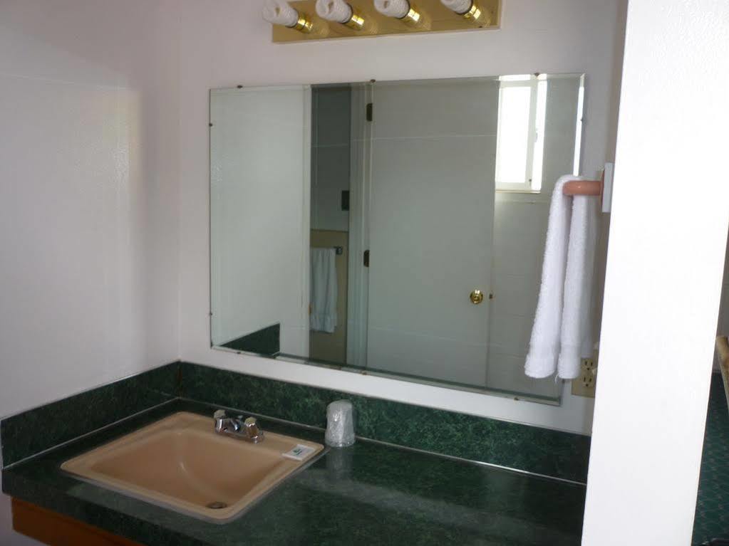 Budget Inn Motel Woodburn Extérieur photo