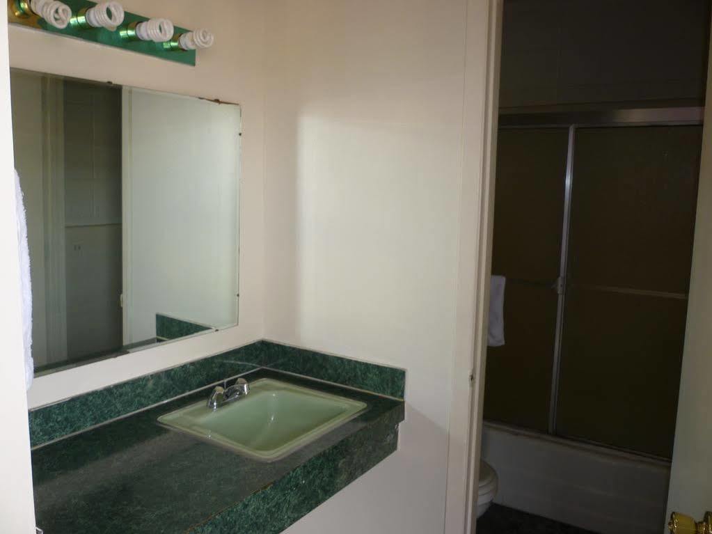 Budget Inn Motel Woodburn Extérieur photo